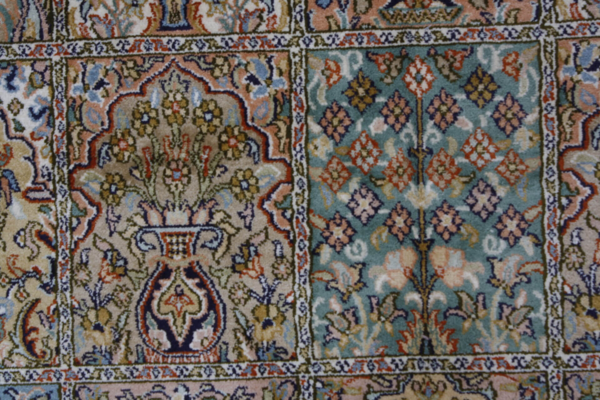 Kashmir Silk Royal
