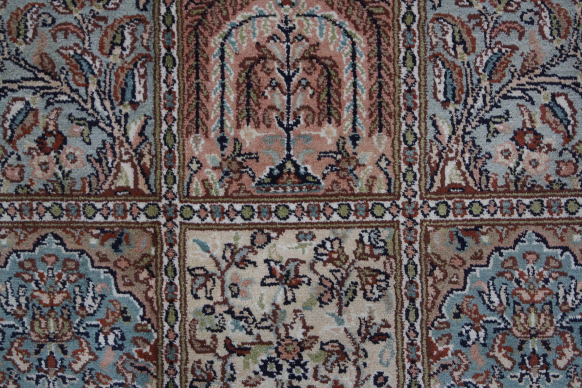 Kashmir Silk Royal