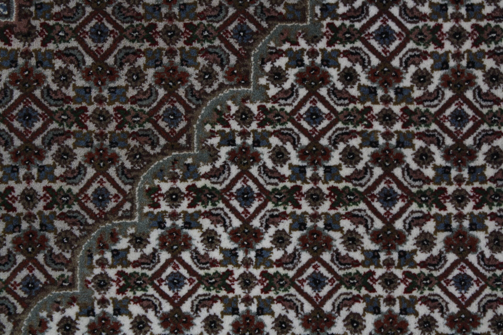 Tabriz Exclusive