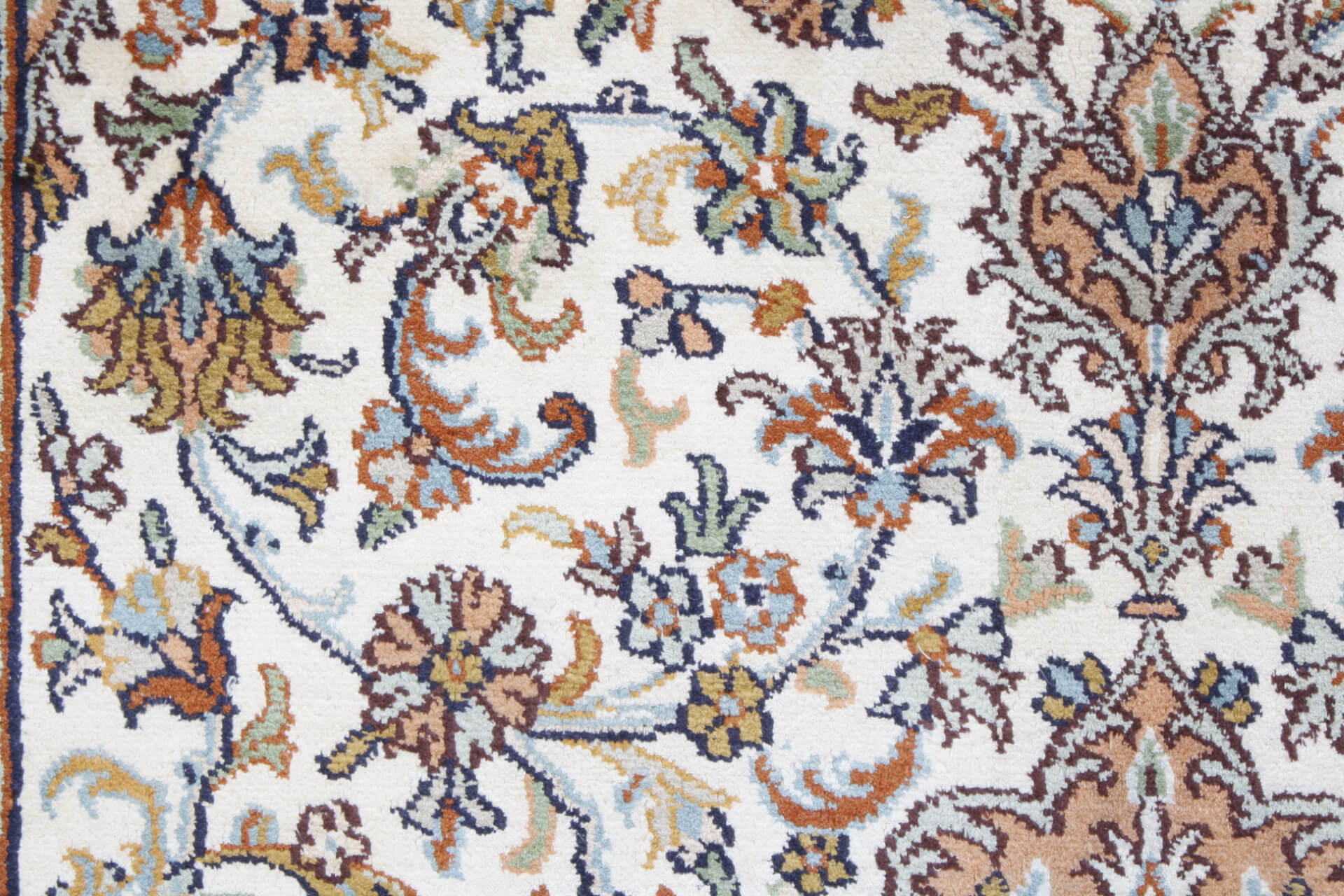 Kashmir Silk Exclusive