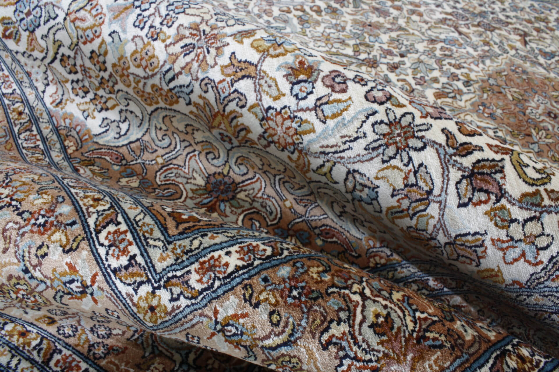 Kashmir Silk Royal