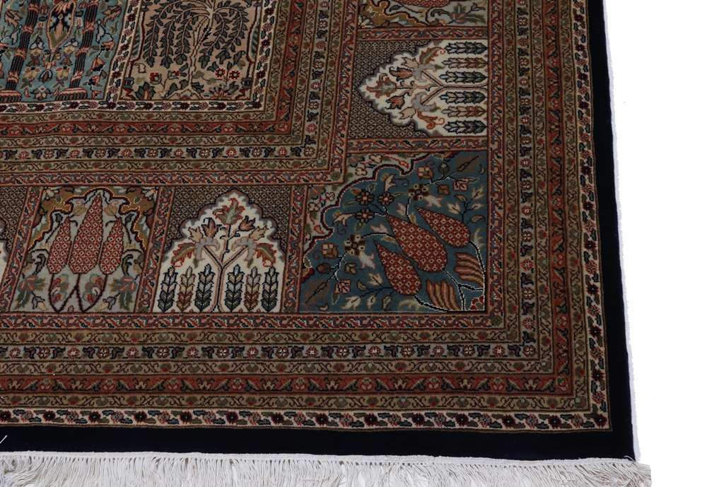 Oriental rug Qom