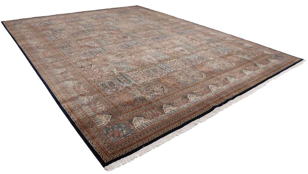 Oriental rug Qom