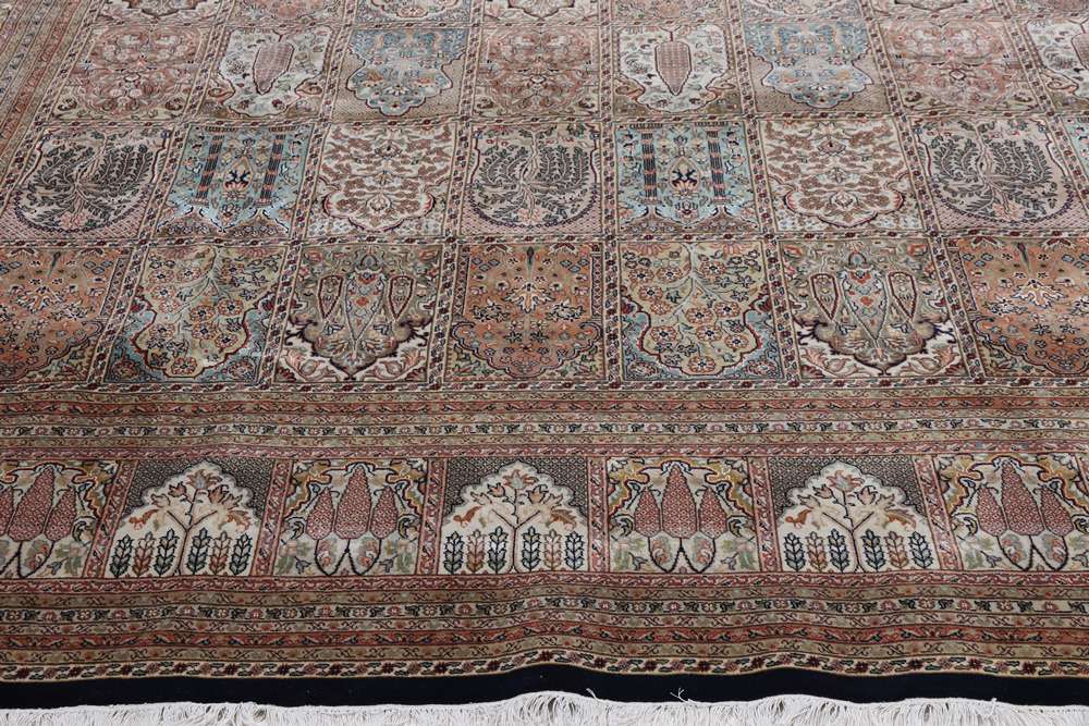 Oriental rug Qom