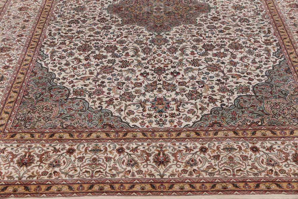 Oriental rug Kashmir