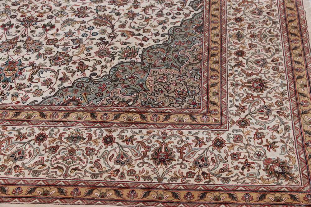 Oriental rug Kashmir