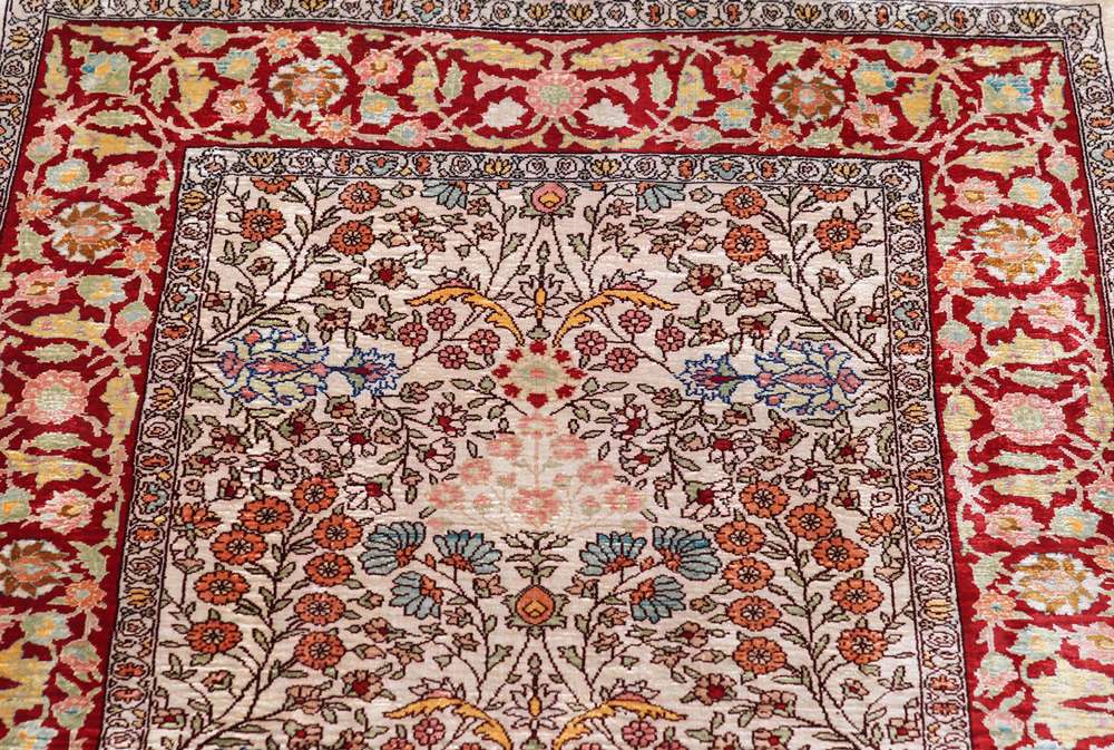 Oriental rug Hereke