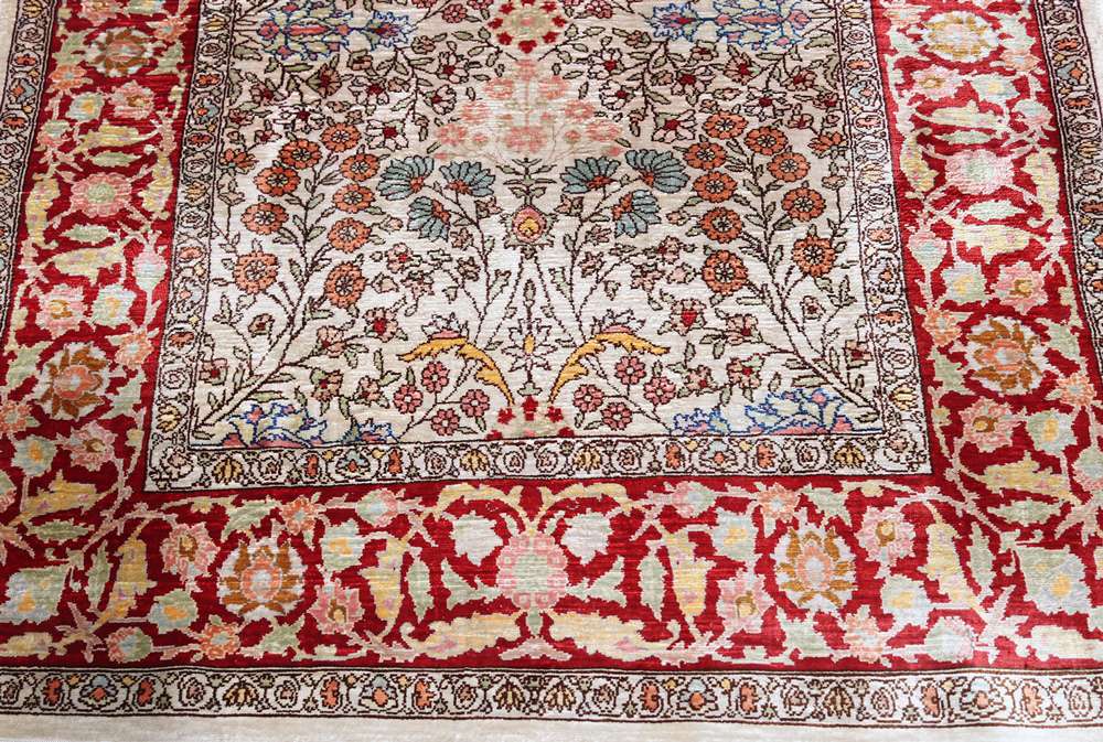 Oriental rug Hereke