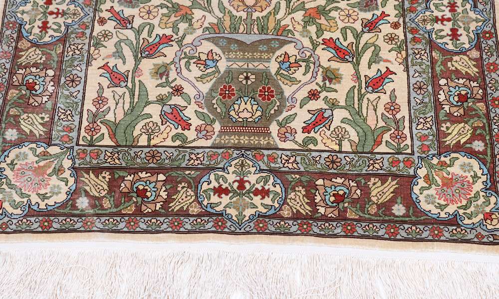 Oriental rug Hereke