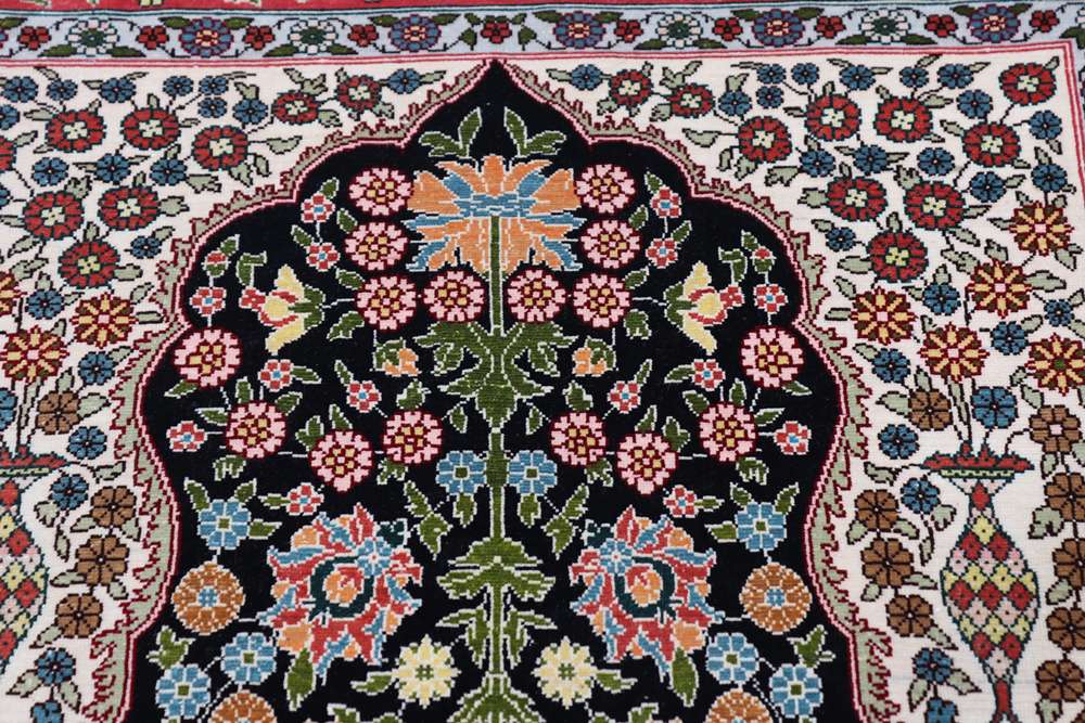 Oriental rug Hereke