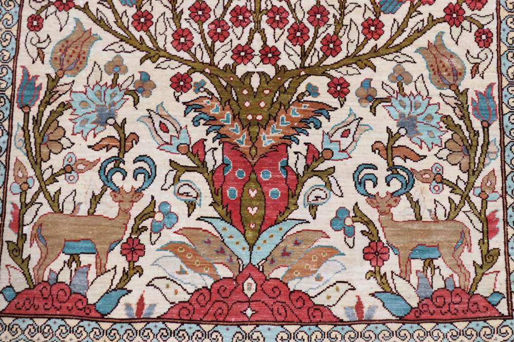 Oriental rug Hereke