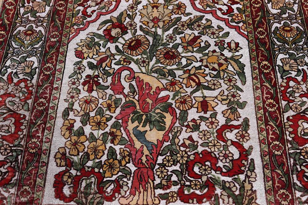 Oriental rug Hereke