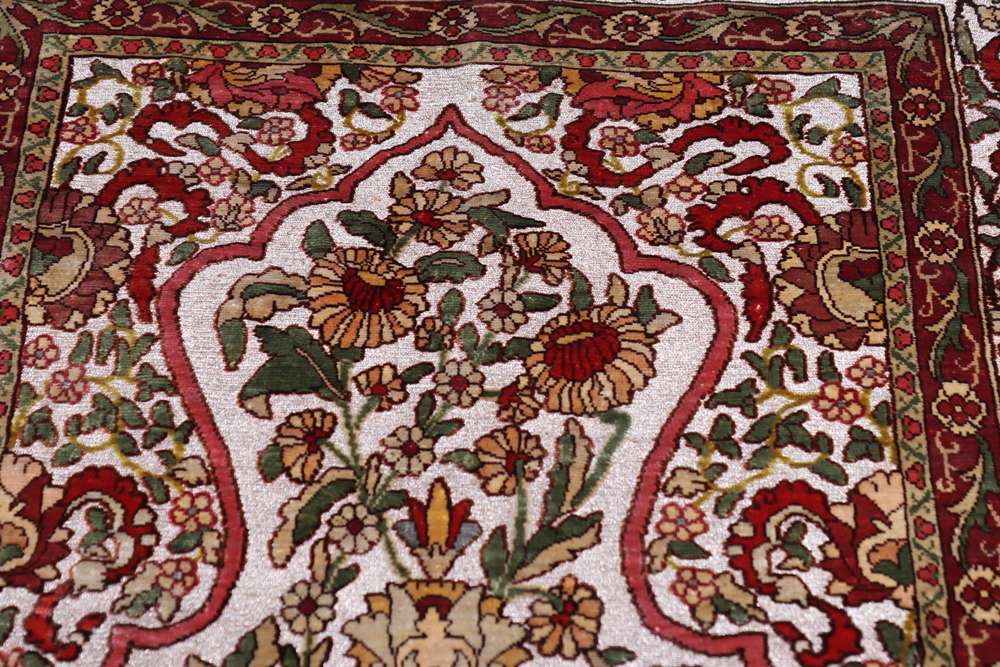 Oriental rug Hereke