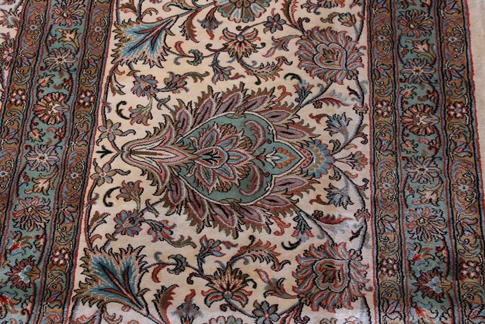 Oriental rug Kashmir
