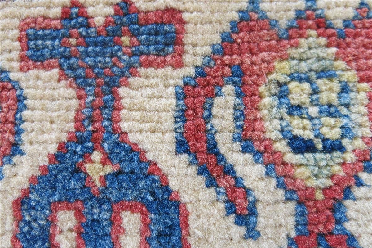 Oriental rug Kazak