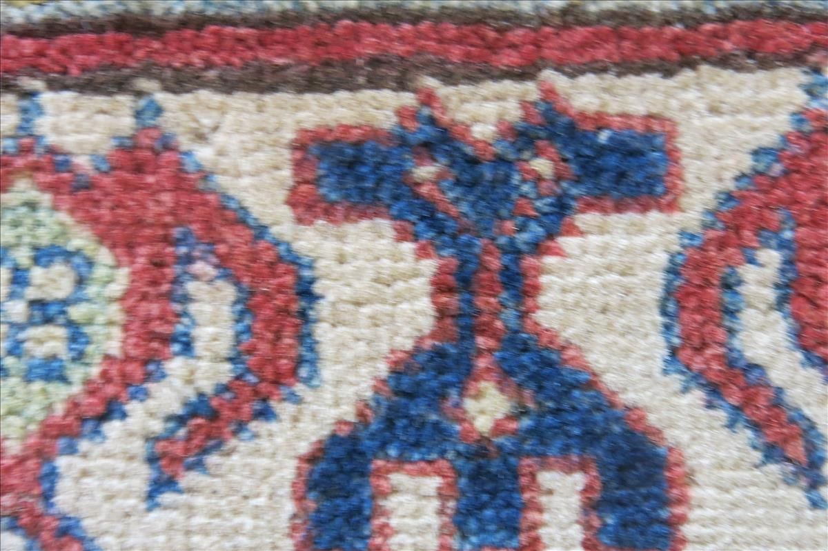 Oriental rug Kazak