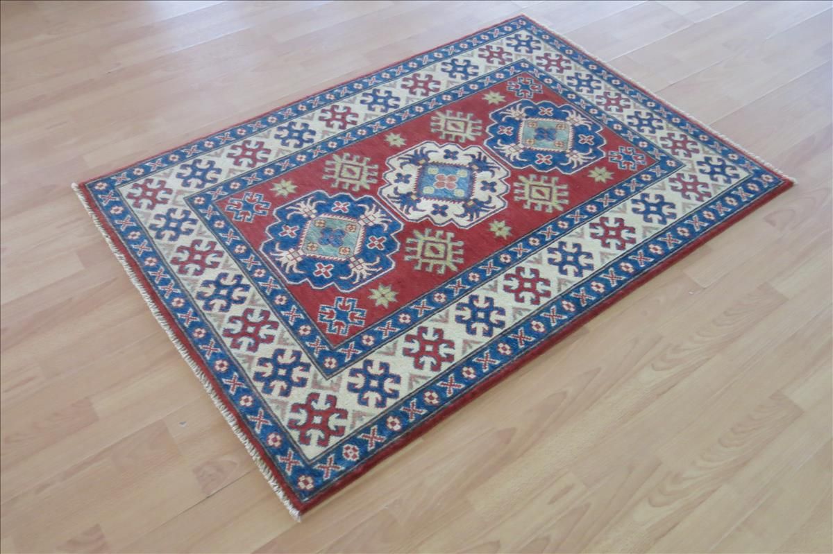 Oriental rug Kazak