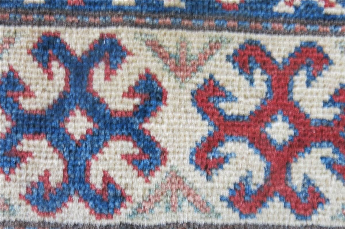 Oriental rug Kazak