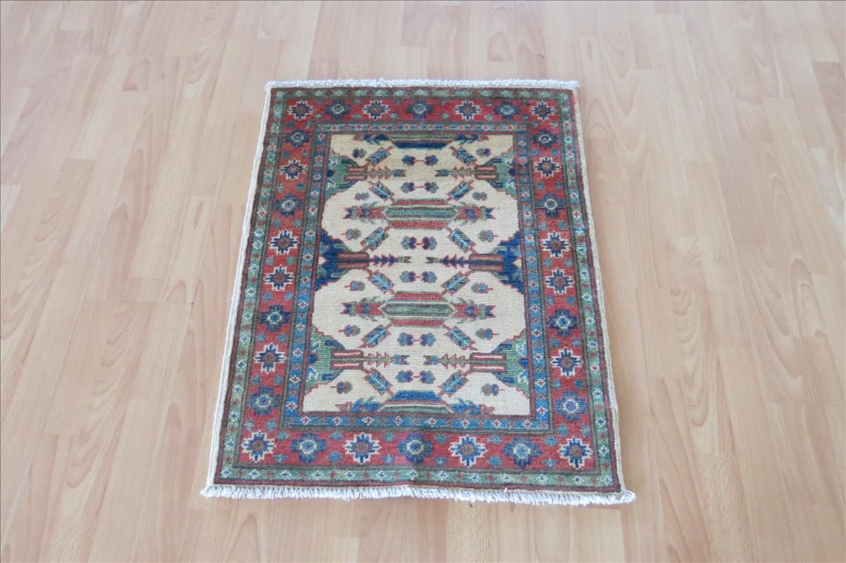 Oriental rug Kazak
