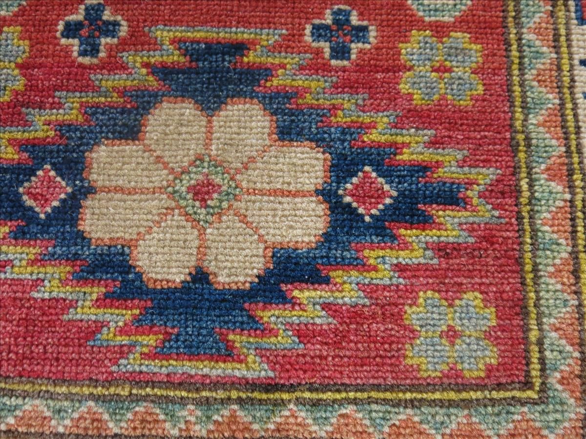 Oriental rug Kazak