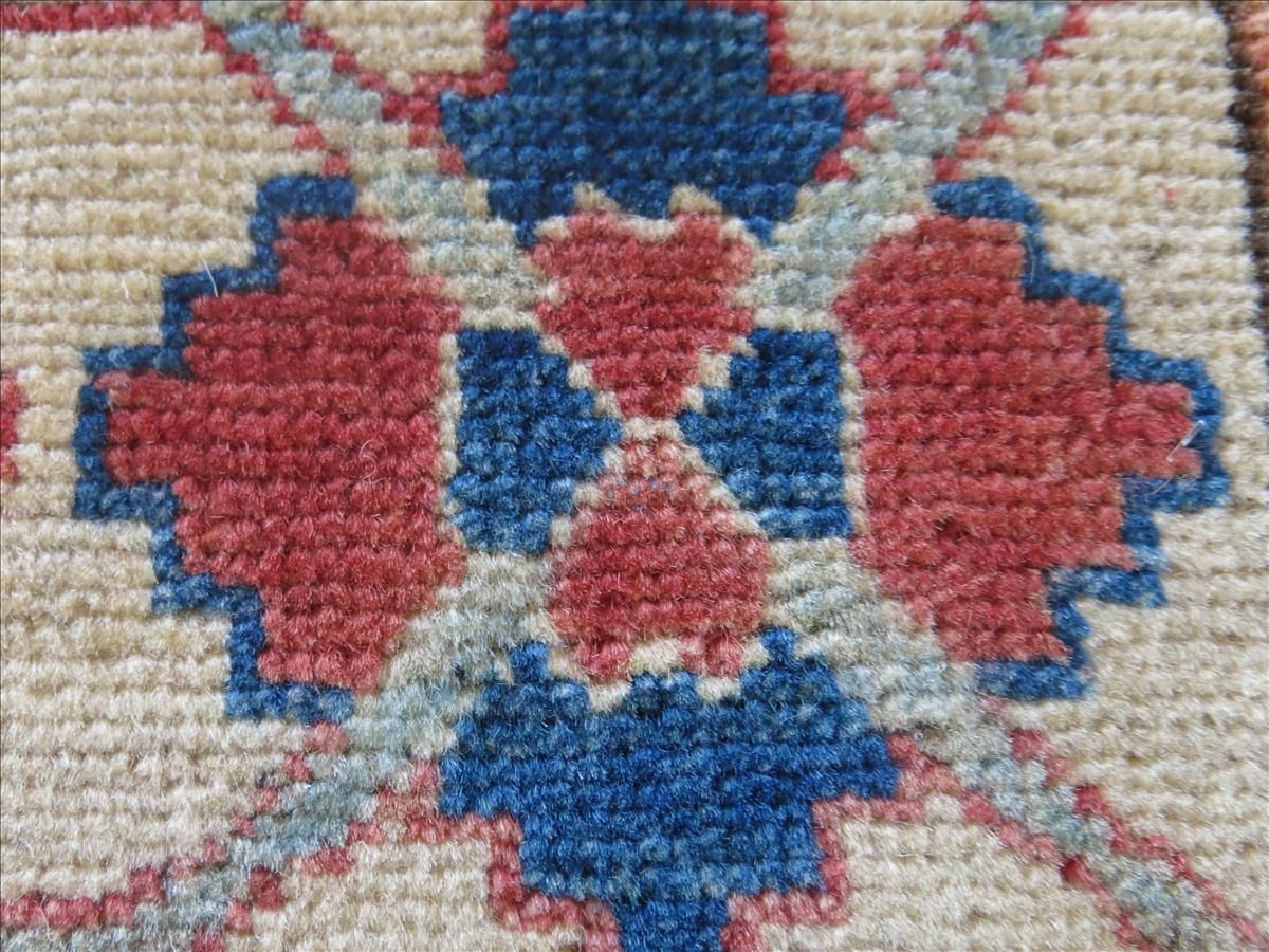 Oriental rug Kazak