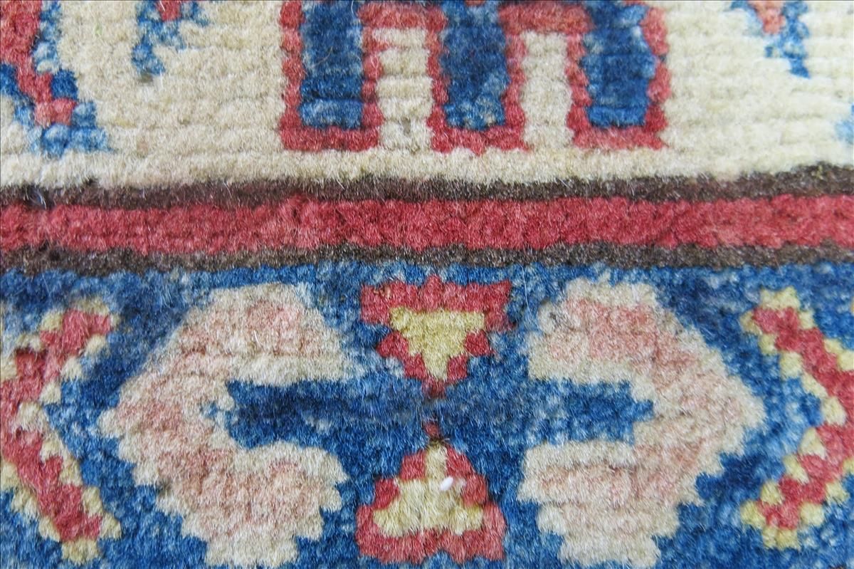 Oriental rug Kazak