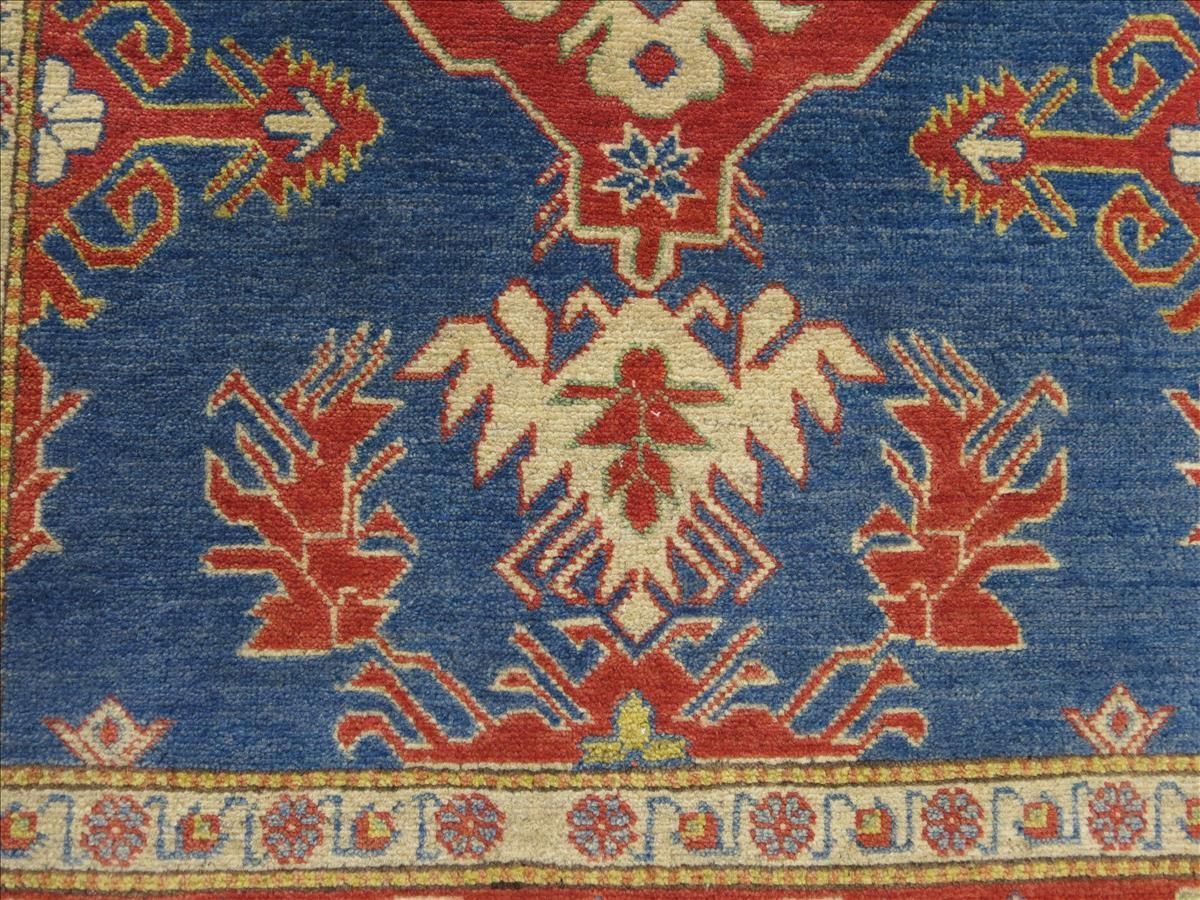 Oriental rug Kazak