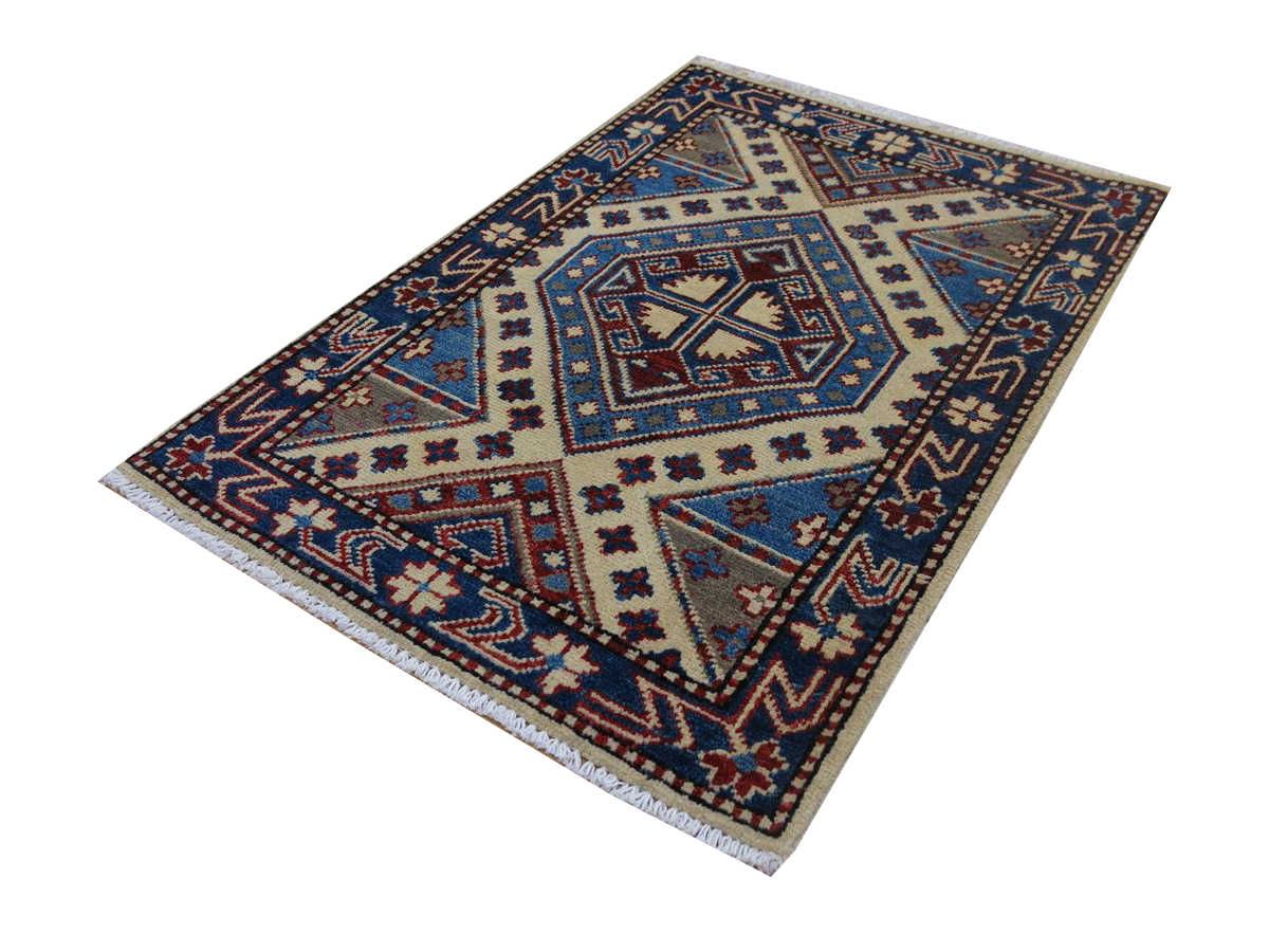 Oriental rug Kazak