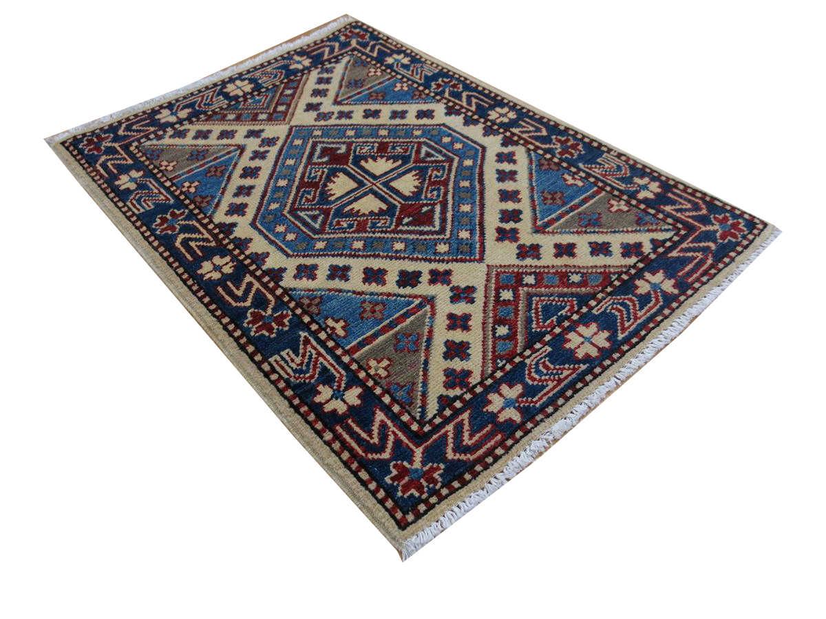 Oriental rug Kazak