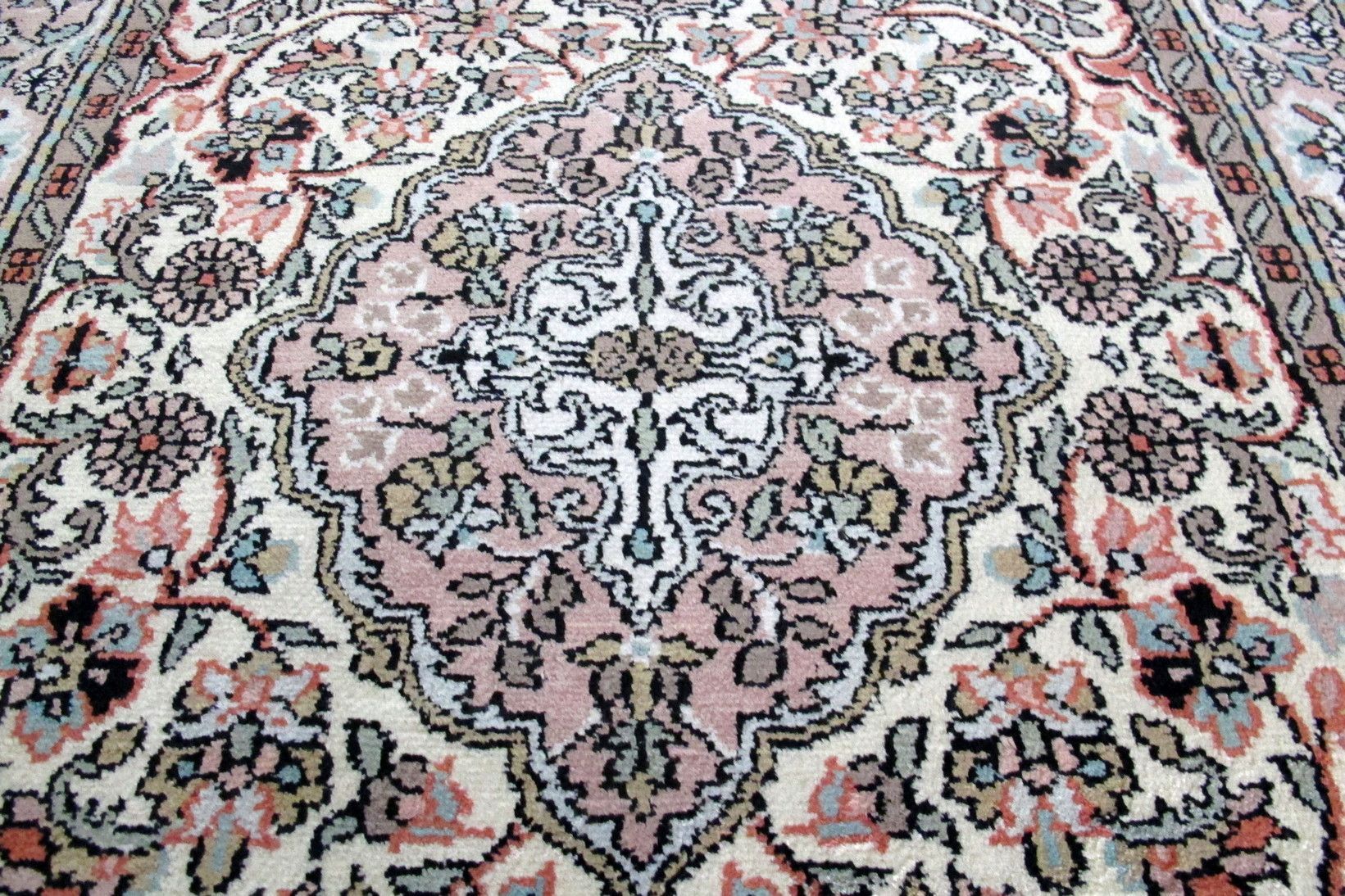 Oriental rug Kashmir Exclusive