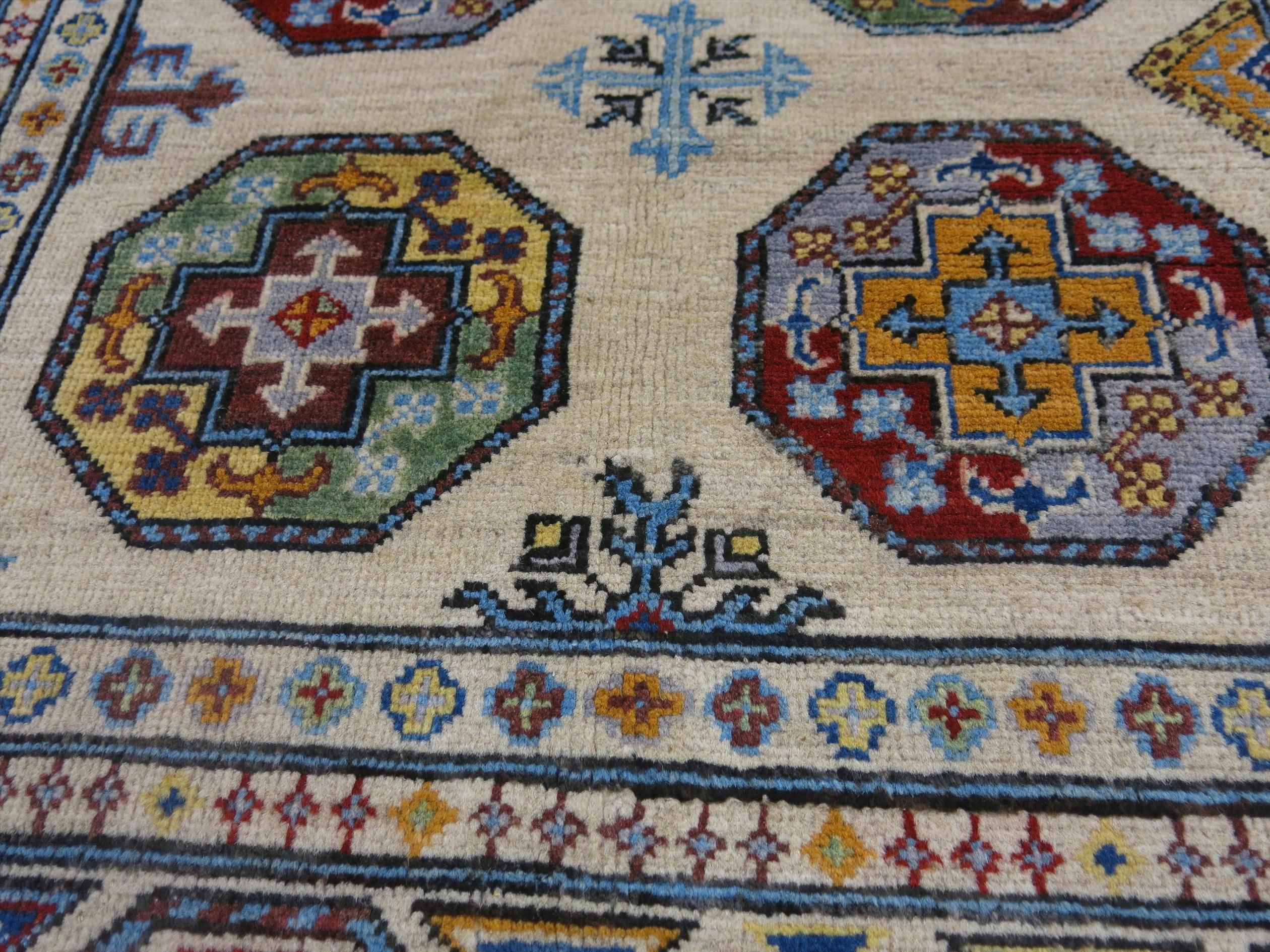 Oriental rug Kazak