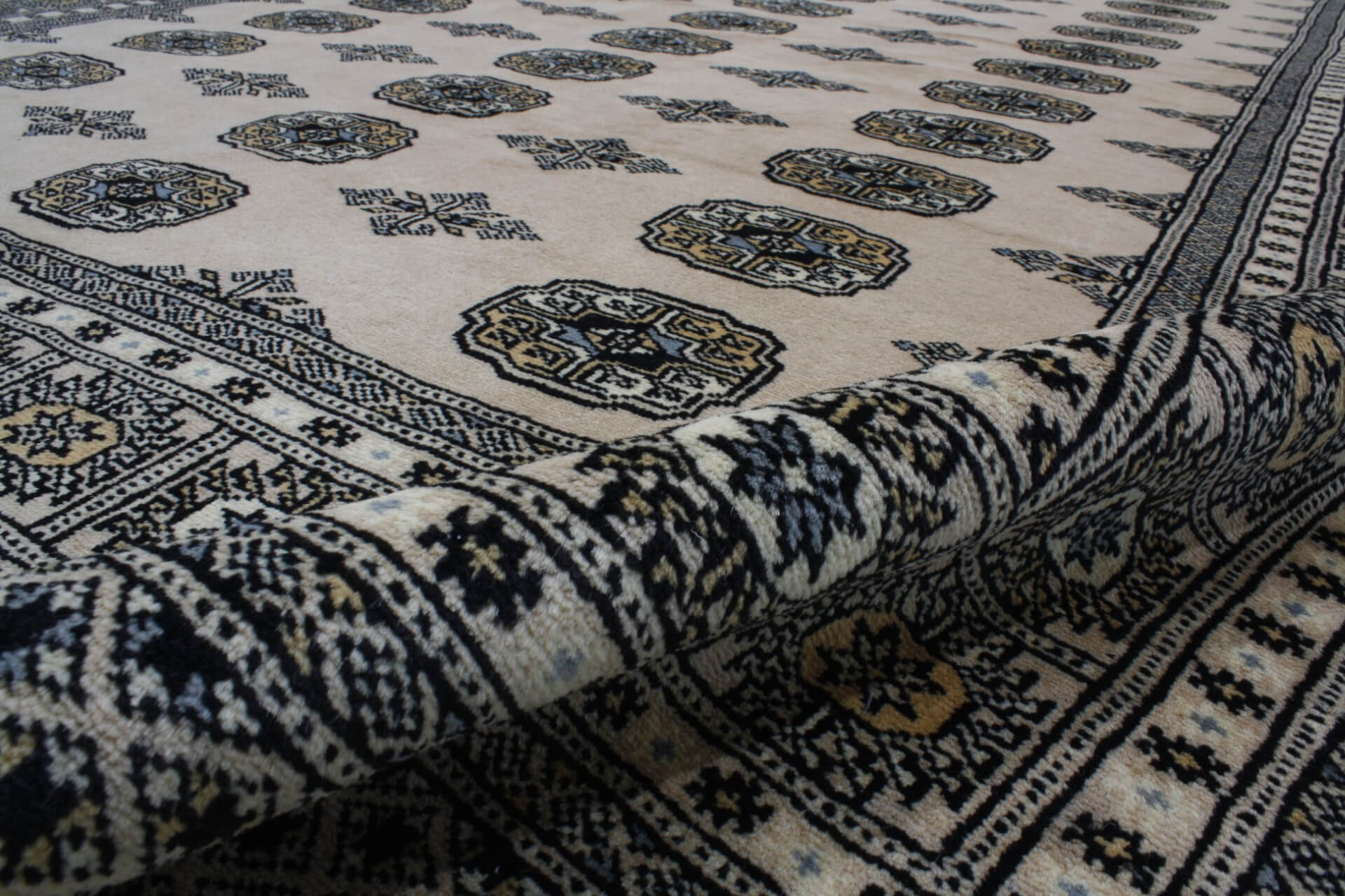 Oriental rug Bukhara Exclusive