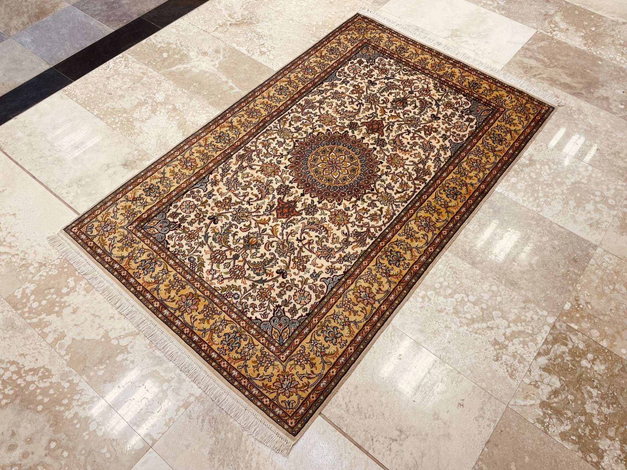Oriental rug Kashmir Silk Exclusive
