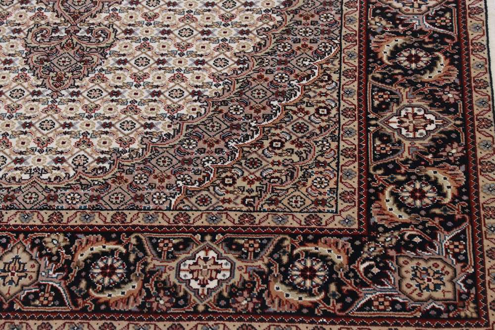 Tabriz keleti szőnyeg