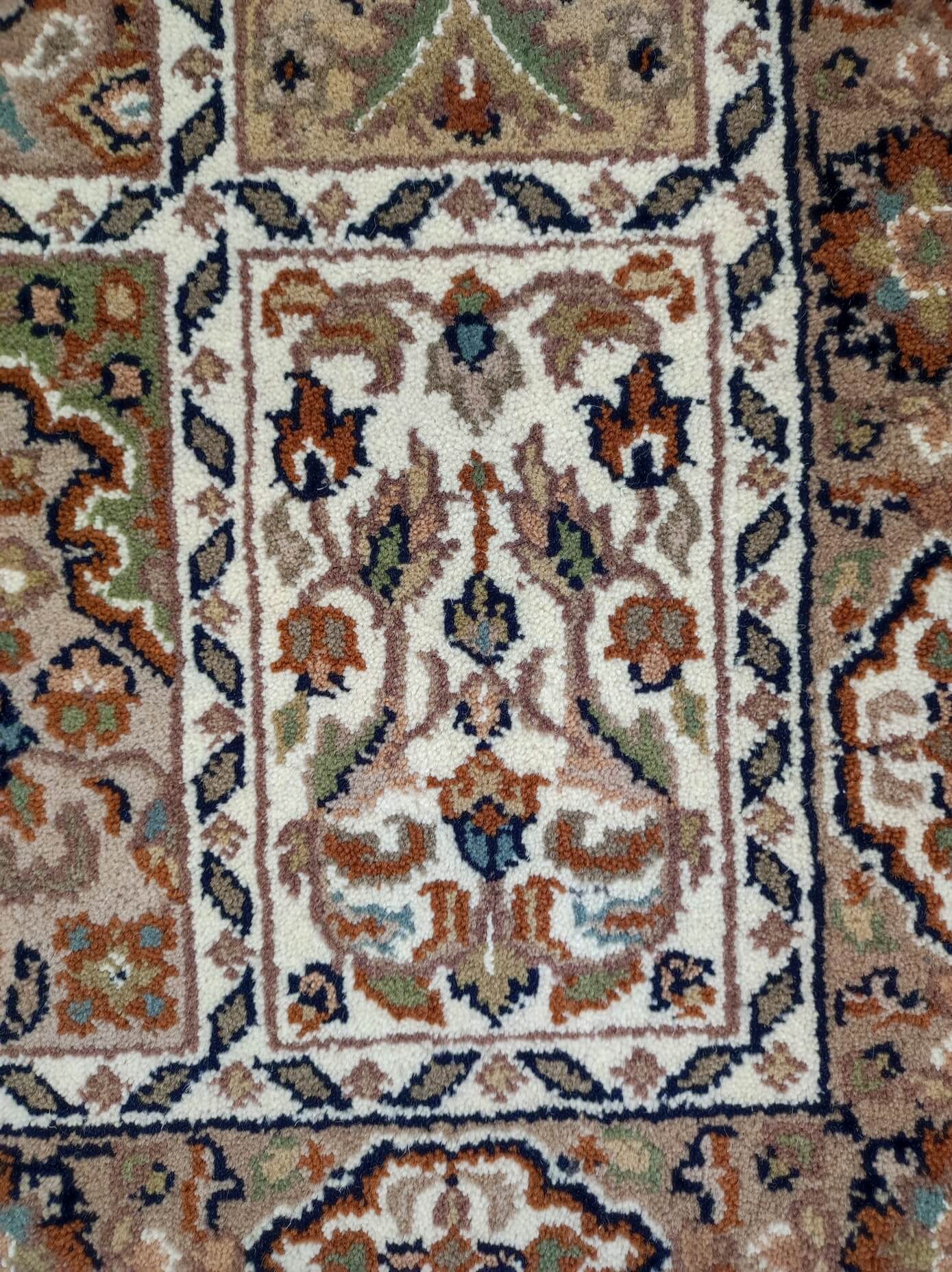 Qom exkluzív keleti szőnyeg