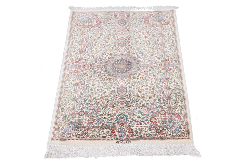 Qom perzsa szőnyeg