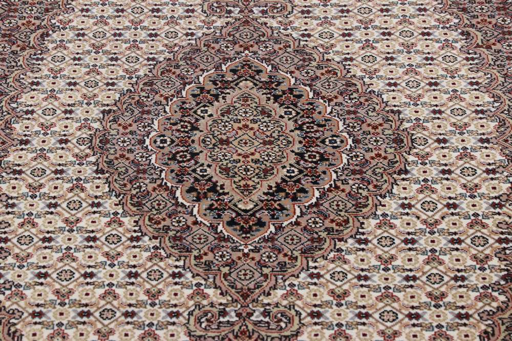 Tabriz keleti szőnyeg