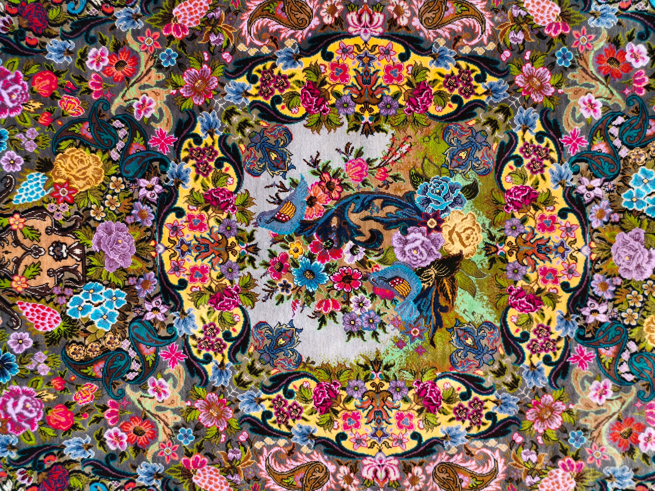 Ghom selyem Imperial