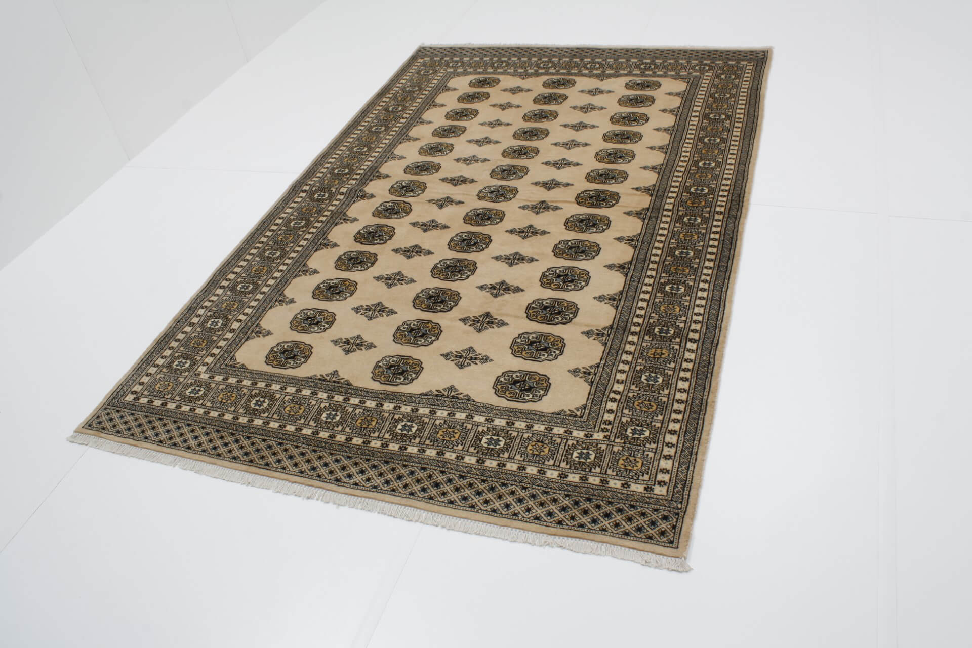 Oriental rug Bukhara Exclusive
